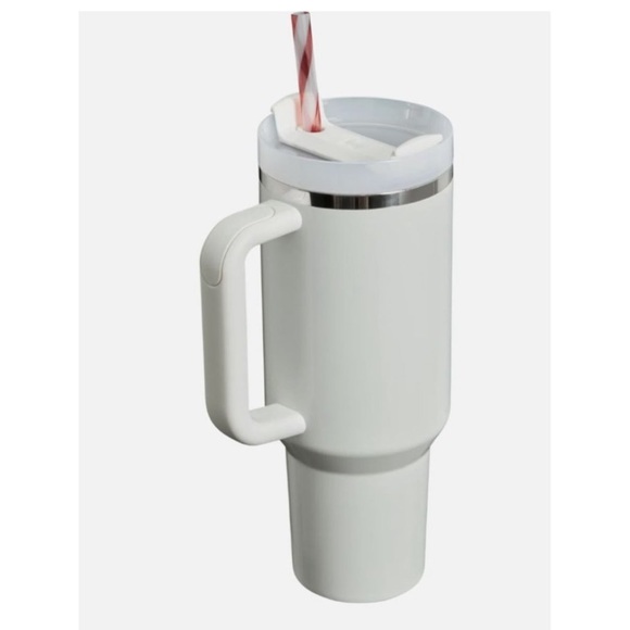 New Stanley H2.0 Mistletoe Twist Limited Edition 40oz Quencher Tumbler - Picture 4 of 5